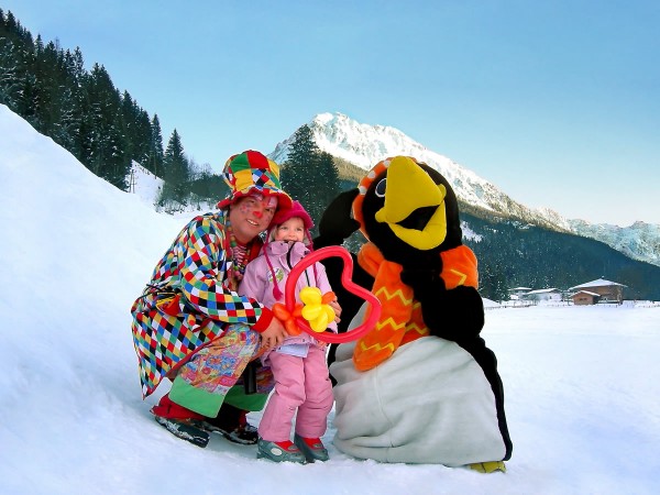 Clown Lupino besucht uns auf der Kinderwiese in Kleinarl