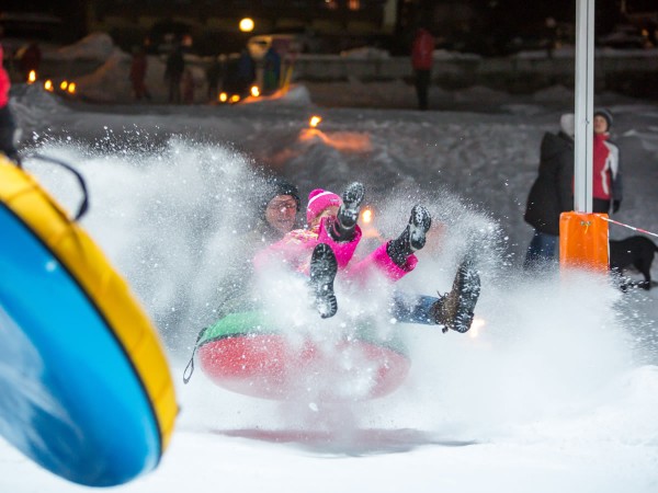 Reifen fahren und Snowtubing