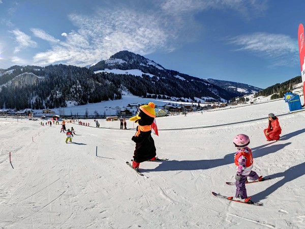 Skirennen am Pingo Berg in Kleinarl, Österreich